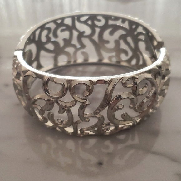 3 Silver Bracelets - Picture 4 of 5